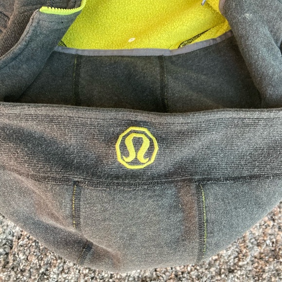 Lulu lemon jacket - Picture 3 of 9